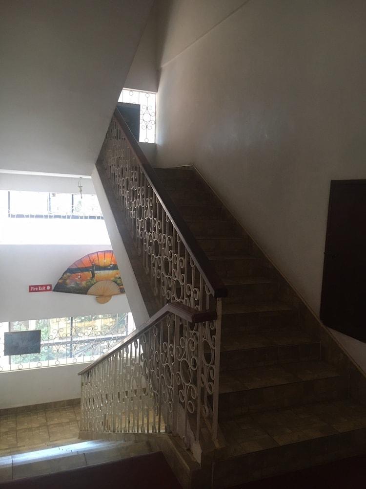 Majestic Tourist Hotel Kandy Exterior foto