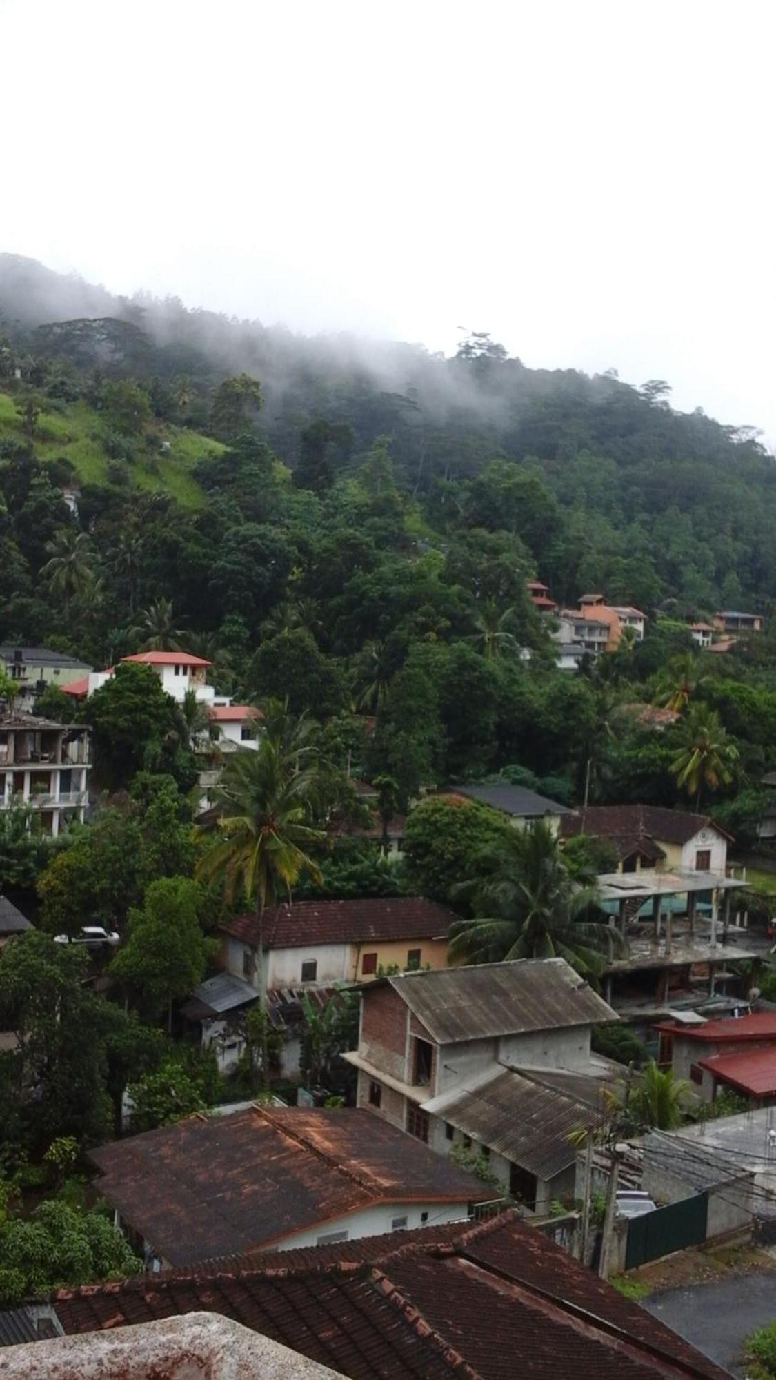 Majestic Tourist Hotel Kandy Exterior foto