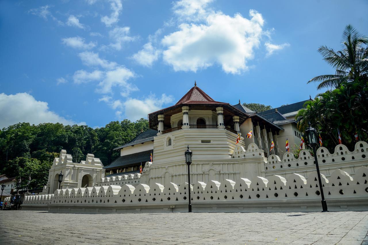 Majestic Tourist Hotel Kandy Exterior foto